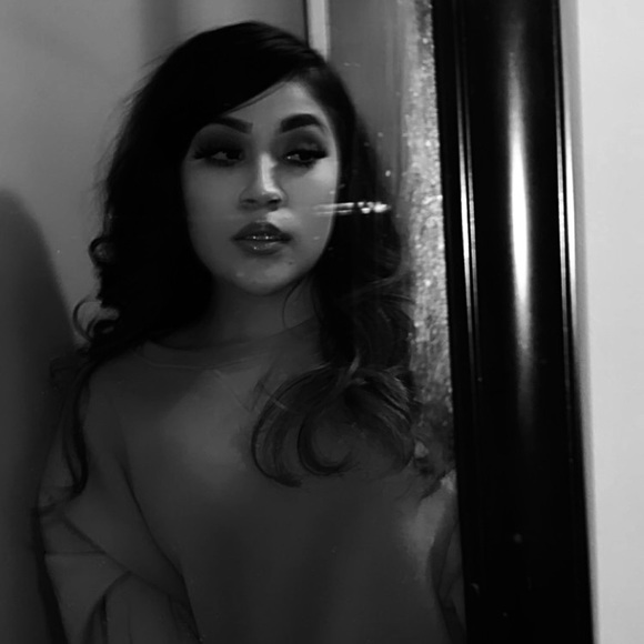 Meet your Posher, Alexis - Picture 1 of 1